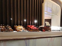 -亚洲国际大酒店·云顶阁旋转自助餐厅