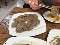 -溢心园香河肉饼总店