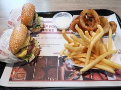 -The Habit Burger Grill 哈比特汉堡(复兴soho店)