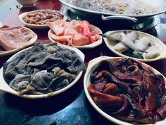 纯鲜毛肚-储奇门鳝鱼火锅(总店)
