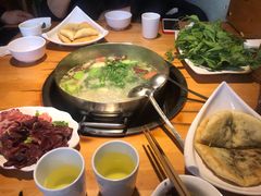 -大众跷脚牛肉馆·非遗传承单位(峨眉山店)