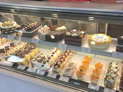 面包甜点陈列柜-面包新语(吾悦国际广场店)