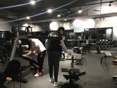 -格易美游泳馆健身房(新昆仑店)