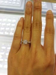 -威德钻石-克拉钻大本营(南京东路店)