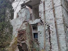 -四川汶川特大地震漩口中学遗址