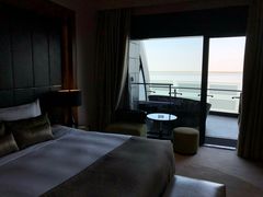 -上海滴水湖皇冠假日酒店