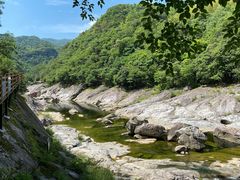 -燕子河大峡谷天坑仙境