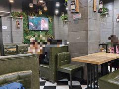 -愉肴麻辣香锅(中山路店)