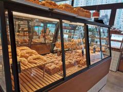 面包甜点陈列柜-Dough&Joe团憩(瑞虹天地月亮湾店)