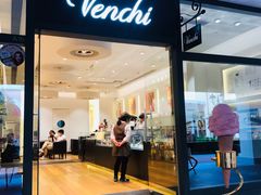 门面-VENCHI 闻绮(上海佛罗伦萨小镇店)