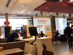 -麦当劳(汉口火车站候车室店)