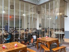 -茅屋大酒店