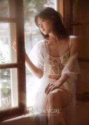 -onlygirl摄影美学馆高端定制(江滩店)