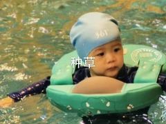 -蓝鲸奇亲子游泳俱乐部