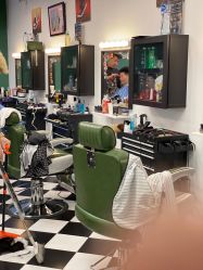 -HEADSTAR BARBERSHOP·男士理发店