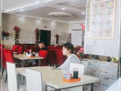 大堂-撒拉人家.酸菜牦牛肉火锅