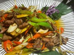 香茅草柠檬牛肉-觅山云南菜(泊富ICITY店)