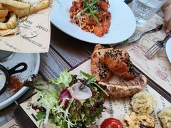 -Mark&Mars Restaurant