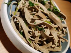 凉拌豆腐丝-肠王卤煮(西单食宝街店)