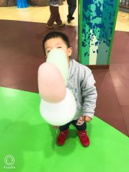 -维佳童话镇演出现场(徐东店)
