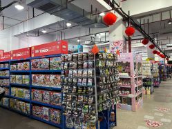 -逝水玩具折扣店