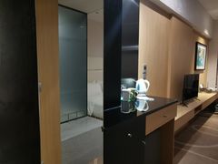 -上海虹桥西郊假日酒店