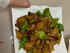 -老码头黑皮肘子锅包肉(赣水路店)