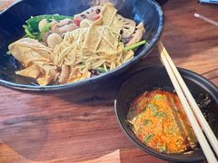 -万记麻辣烫国展总店