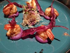 煎虾配紫薯泥薯片及姜味柠檬汁-AZUL by FUEL蓝色·法式酒馆(琶醍店)