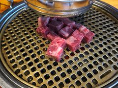 雪花牛肉粒-唯成•韩国炭火烤肉 유성고기