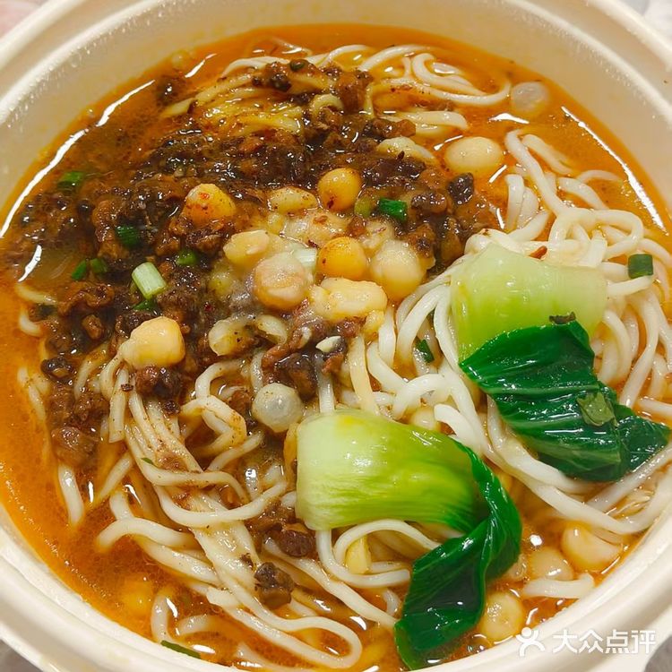 绵绵密密的兵哥豌杂面，肉酱好香