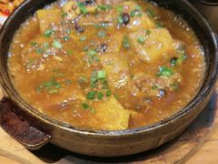 -帅巴人舅母子腊蹄民俗村