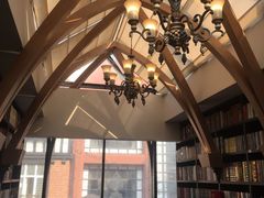 -钟书阁(松江泰晤士小镇店)