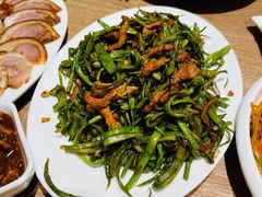 鲜豆角炒肉丝-姥姥家春饼店(惠新东街店)
