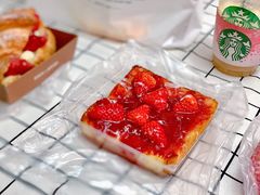 草莓小方面包-多乐之日(和平伊势丹店)