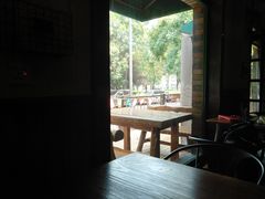 靠窗位-麦落精酿啤酒餐吧(先农大院店)
