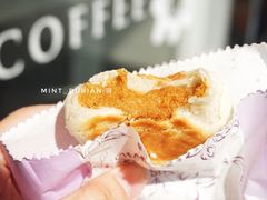 蛋黄肉松月饼-长发西饼(临顿路店)