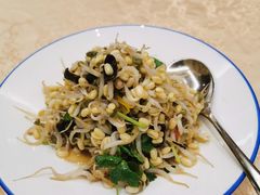 -乌兰湖畔草坪轻奢营地