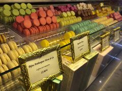 马卡龙-ladurée(戴高乐机场T 2F店)