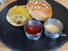 -HIGH FIVE哈福手工汉堡(桂林路店)