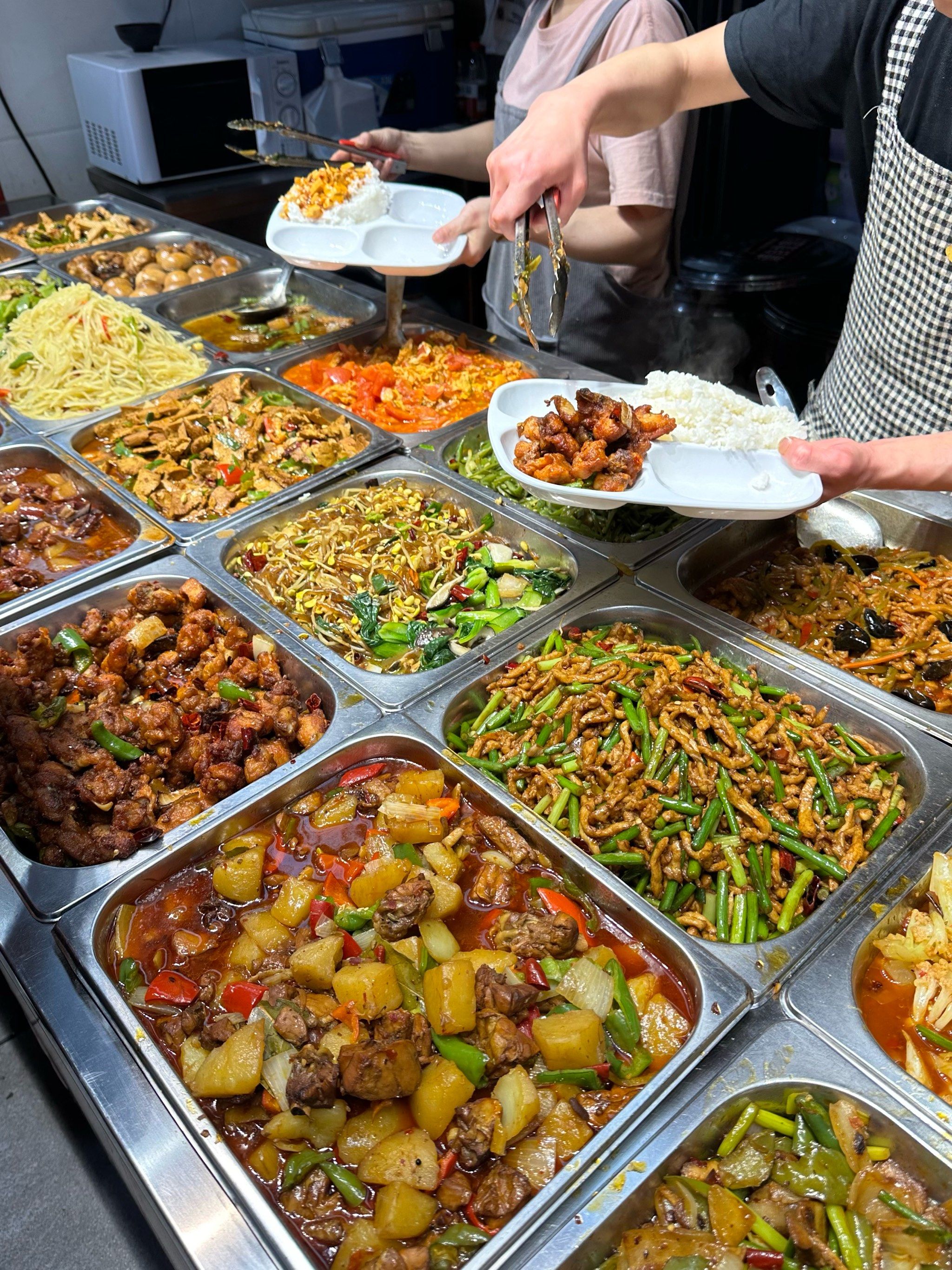 西安这种锅气十足的盒饭吃一家少一家 !