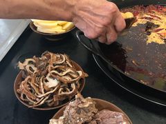 -利姐牧牛匠老火锅(兰花店)