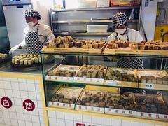 面包甜点陈列柜-栗记麦香坊·草之楼仙豆糕(东直门店)