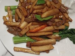 鲍菇菜心炒牛柳-粤仔湾砂锅粥(金太湖店)