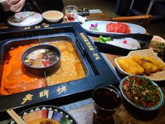-老牌坊云南鱼豆花火锅(哈西万达店)