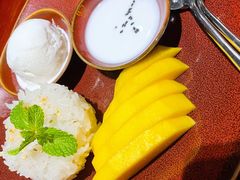 甜糯米团配泰国芒果-红泰·泰精选·特色料理(中山路店)