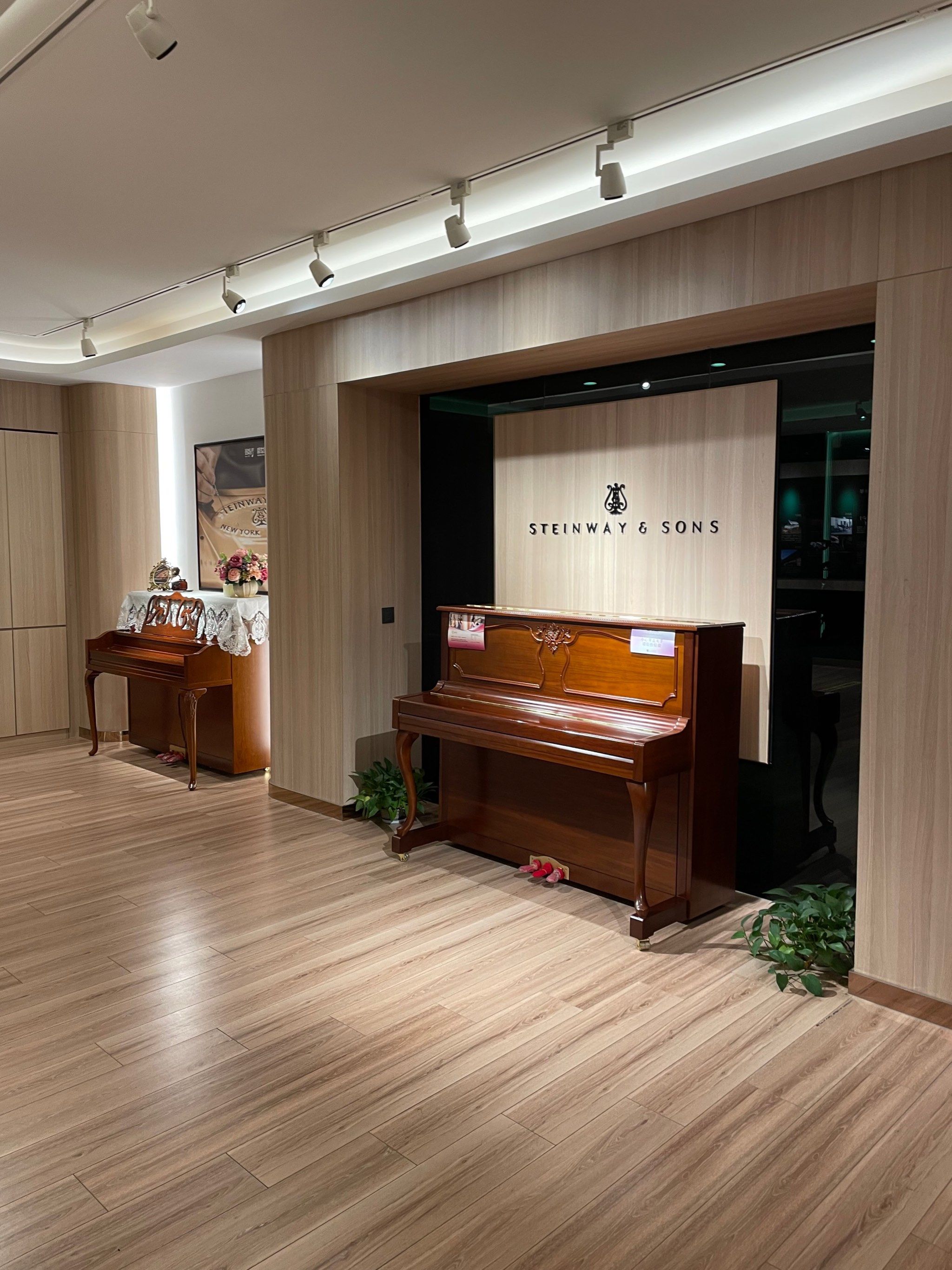 盛世雅歌琴行施坦威专卖店