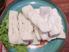 -老牌坊云南鱼豆花火锅(爱建店)