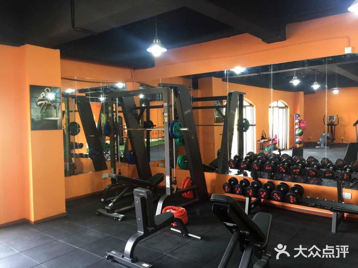 M3健身工作室器械区图片