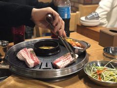 -江南猪肉商会无限续吃(弘大店)